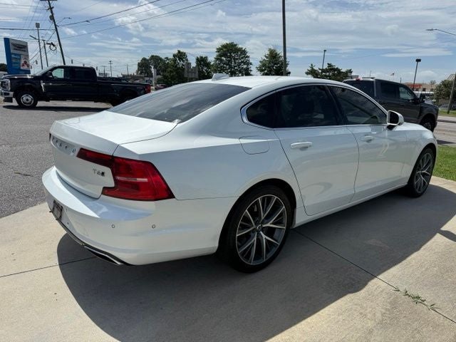 2017 Volvo S90 T6 Momentum