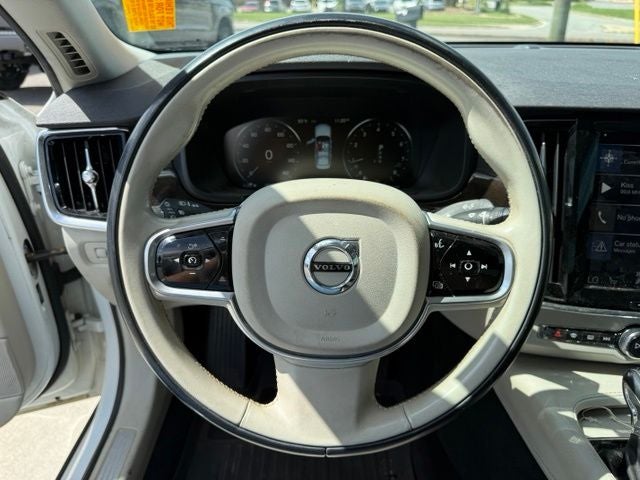 2017 Volvo S90 T6 Momentum