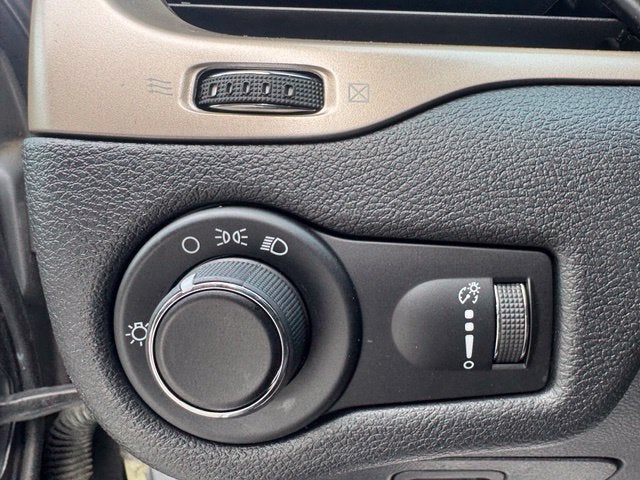 2017 Jeep Cherokee Sport