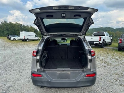 2017 Jeep Cherokee Sport