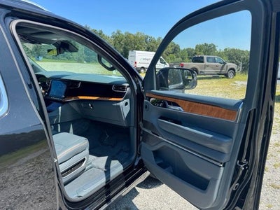 2022 Jeep Grand Wagoneer Series III
