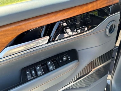 2022 Jeep Grand Wagoneer Series III