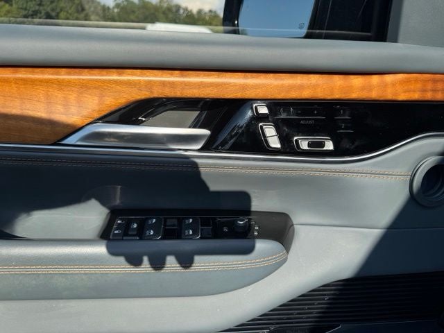 2022 Jeep Grand Wagoneer Series III