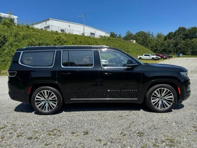 2022 Jeep Grand Wagoneer Series III