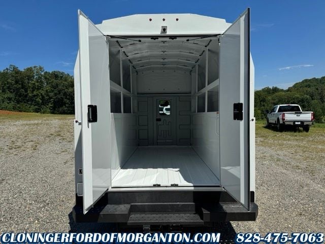 2026 Ford E-350SD Base Cutaway