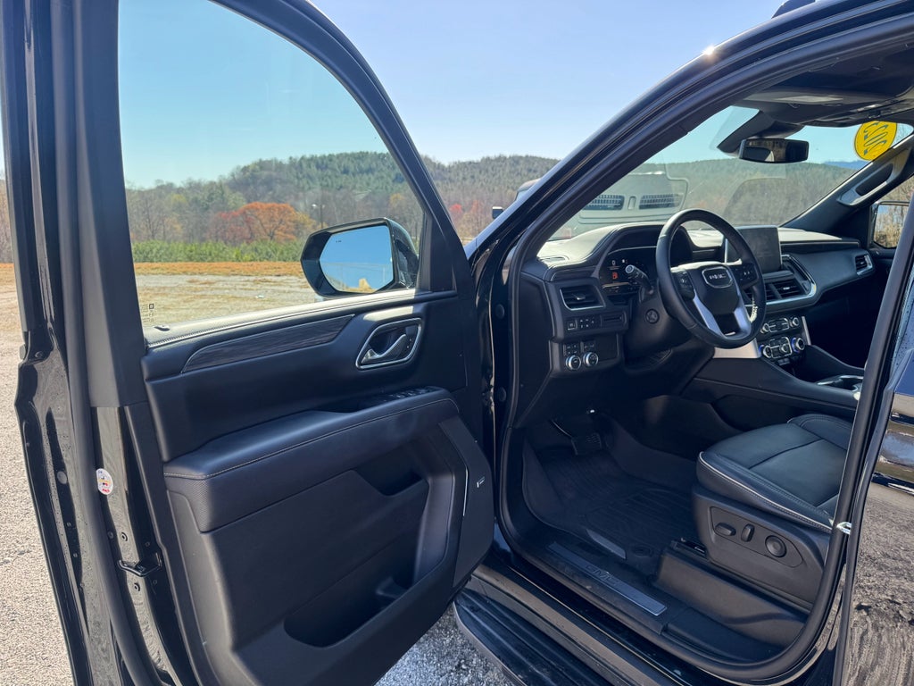 2023 GMC Yukon XL SLT