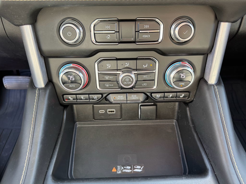 2023 GMC Yukon XL SLT