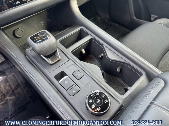 2024 Nissan Pathfinder S