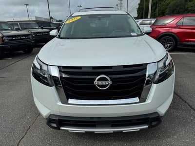 2025 Nissan Pathfinder Platinum
