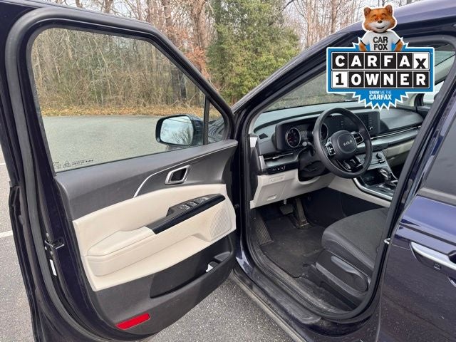 2023 Kia Carnival LX