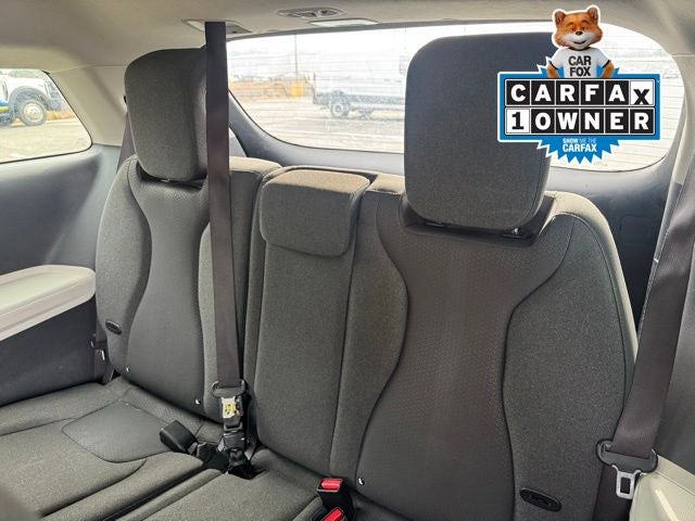 2023 Kia Carnival LX