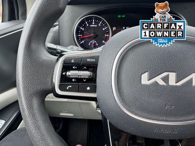 2023 Kia Carnival LX