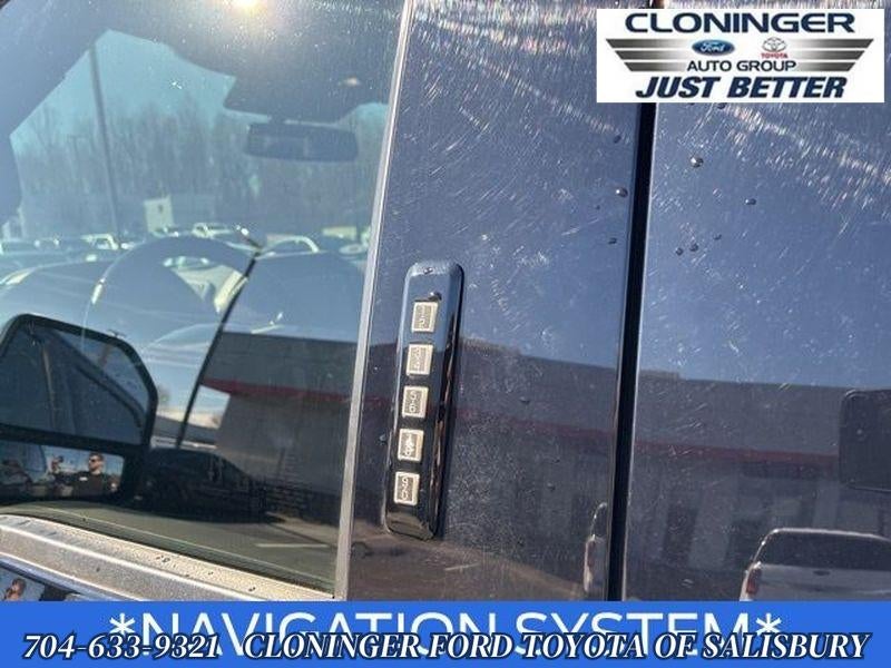 2022 Ford F-350SD Lariat DUALLY