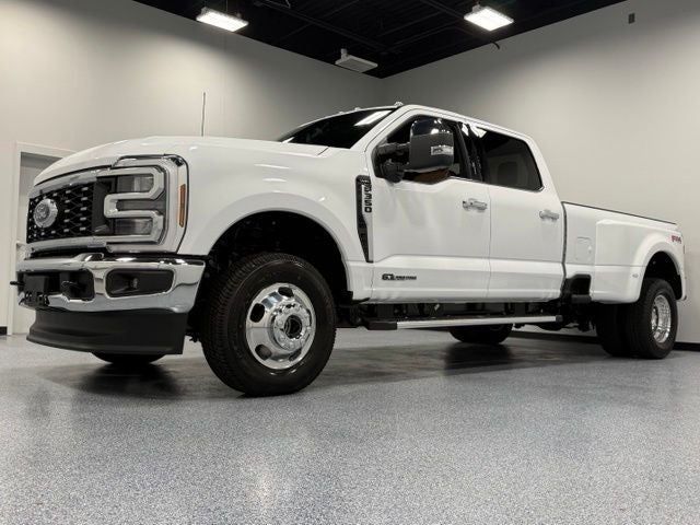 2026 Ford F-350SD Lariat DRW