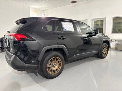 2022 Toyota RAV4 LE