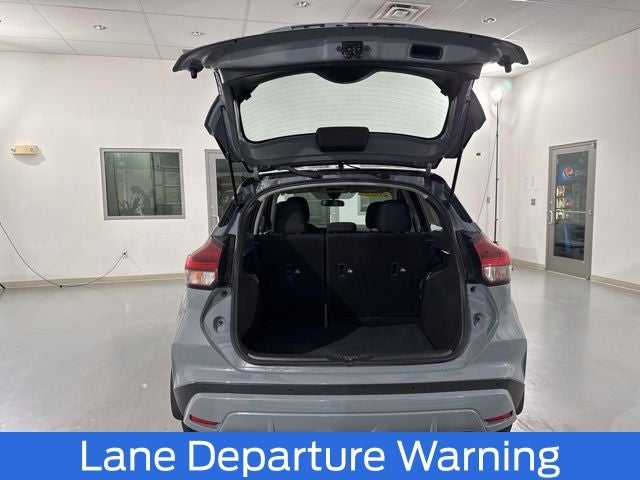 2022 Nissan Kicks SV