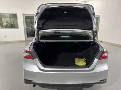 2022 Toyota Camry Hybrid LE