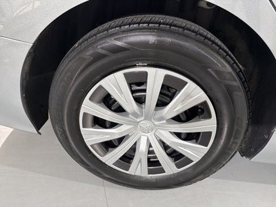 2022 Toyota Camry Hybrid LE