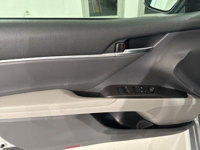 2022 Toyota Camry Hybrid LE