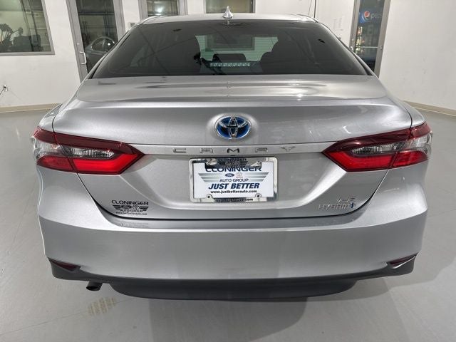 2022 Toyota Camry Hybrid LE