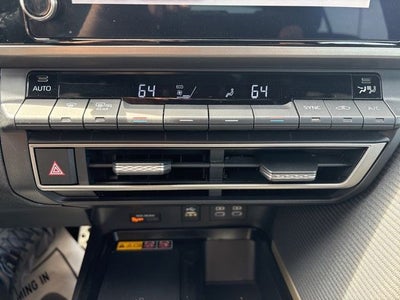 2025 Toyota Camry Hybrid SE