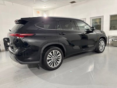 2025 Toyota Highlander Platinum