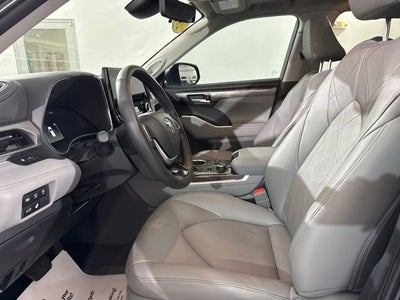 2025 Toyota Highlander Platinum