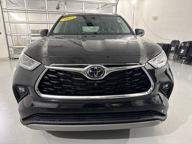 2025 Toyota Highlander Platinum
