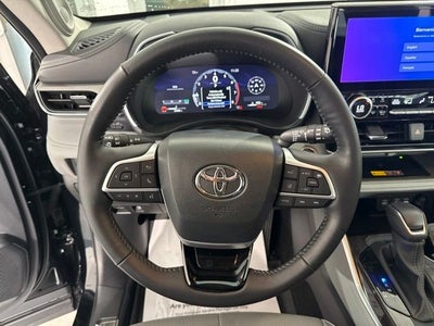 2025 Toyota Highlander Platinum