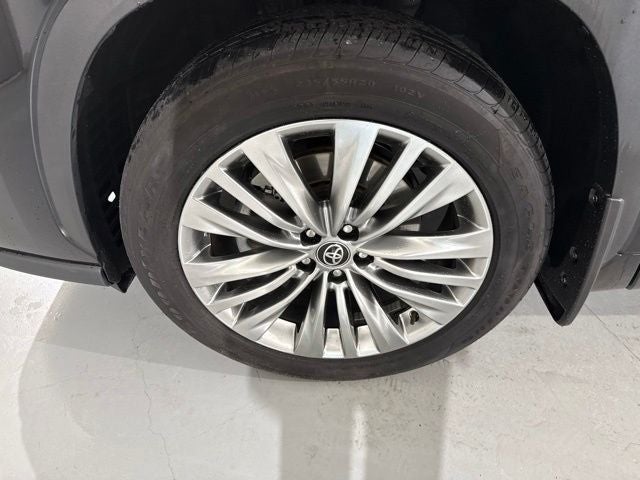2025 Toyota Highlander Platinum