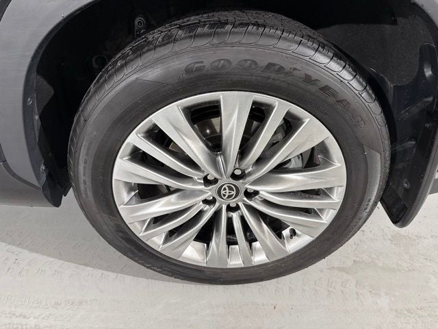 2025 Toyota Highlander Platinum