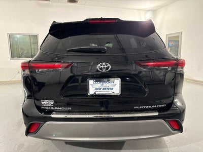 2025 Toyota Highlander Platinum