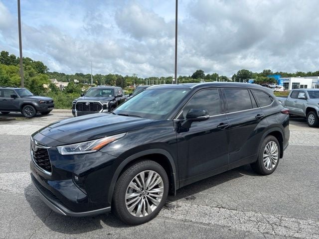 2025 Toyota Highlander Platinum