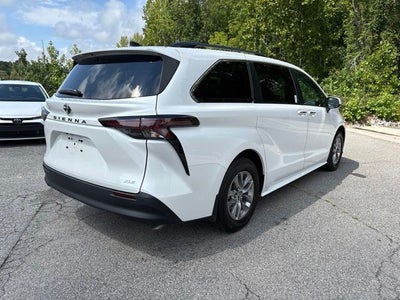 2026 Toyota Sienna XLE 8 Passenger