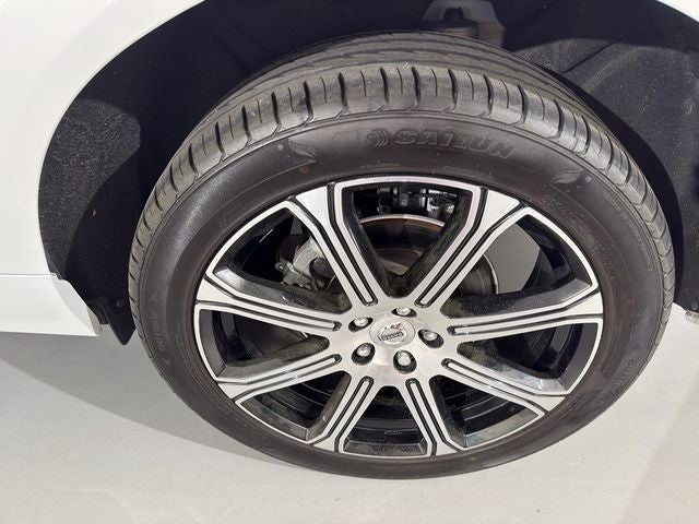 2021 Volvo XC60 T5 Inscription
